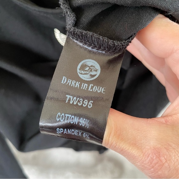 NWT Dark in Love Kiri Top TW395 Black Goth Long Sleeve Gothic Crop Pointed Hem - Picture 10 of 11